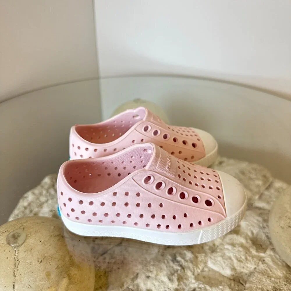 NATIVE Shoes Kids' Jefferson Water Friendly Slip-On Sneaker in Milk Pink
